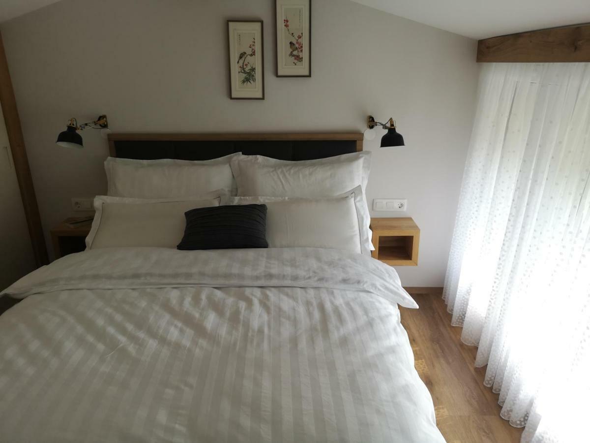 Holiday House Red Deer ゴレンスカ地方 エクステリア 写真
