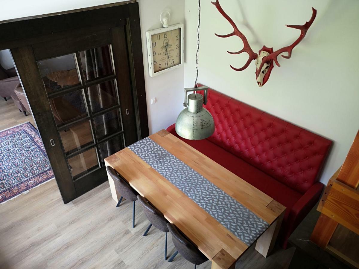 Holiday House Red Deer ゴレンスカ地方 エクステリア 写真
