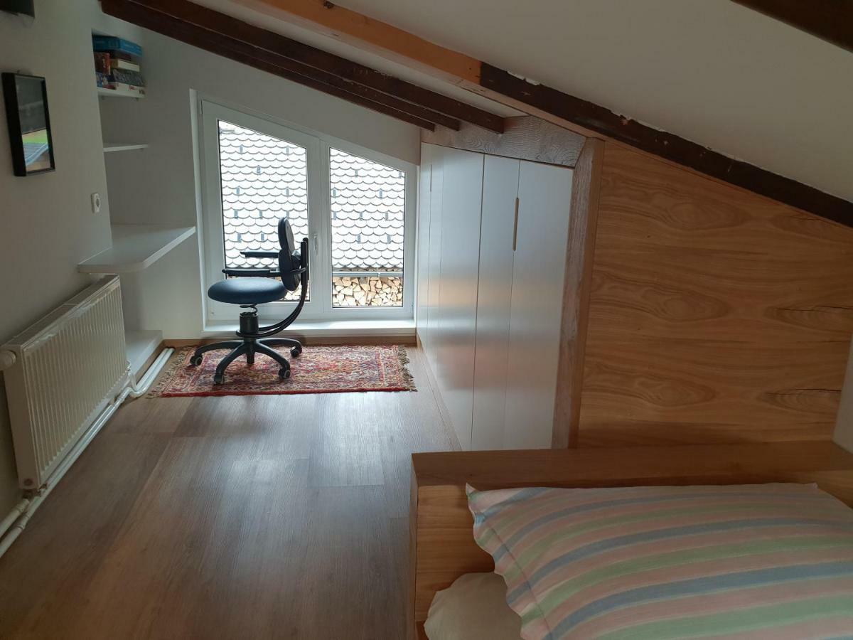Holiday House Red Deer ゴレンスカ地方 エクステリア 写真